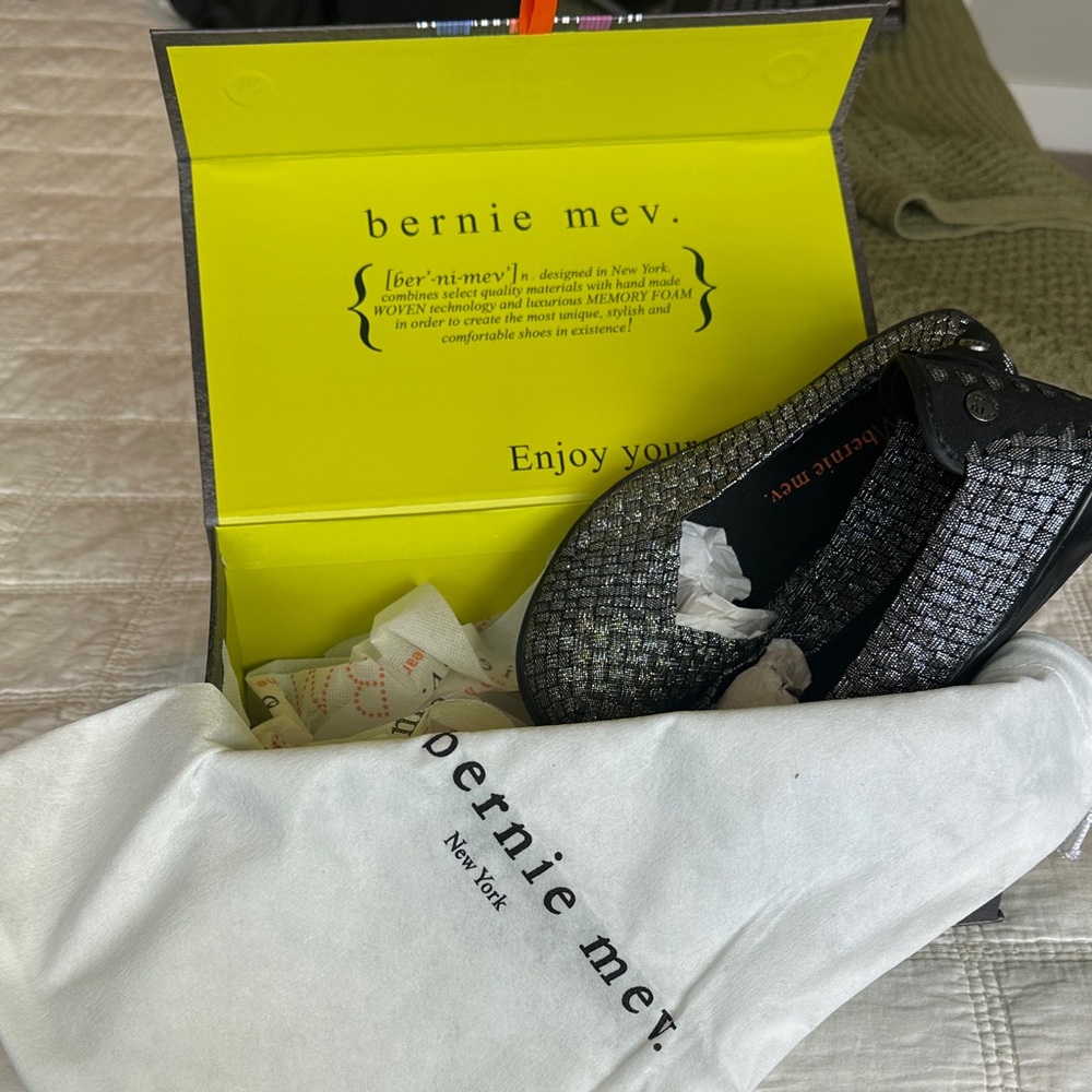 Bernie Mev Black Woven Stretch Flats Womens Size 37 NEW W/ Dust Bag - Picture 4 of 6